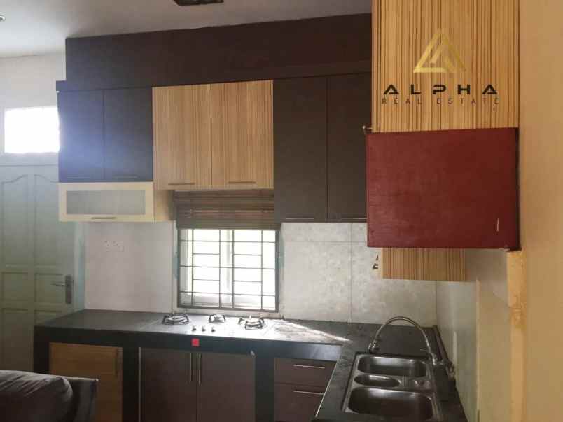 dijual cepat rumah di kezia residence baloi