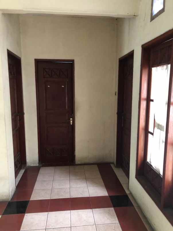 dijual cepat rumah kav polri 3 lantai unit cukup bagus