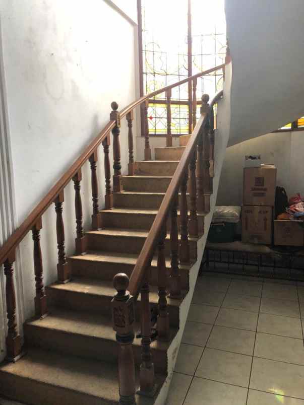 dijual cepat rumah kav polri 3 lantai unit cukup bagus