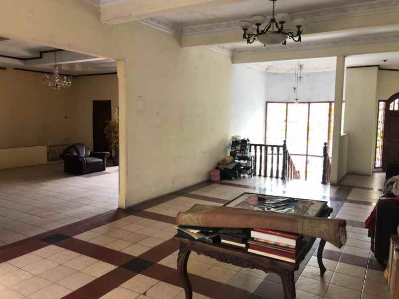 dijual cepat rumah kav polri 3 lantai unit cukup bagus