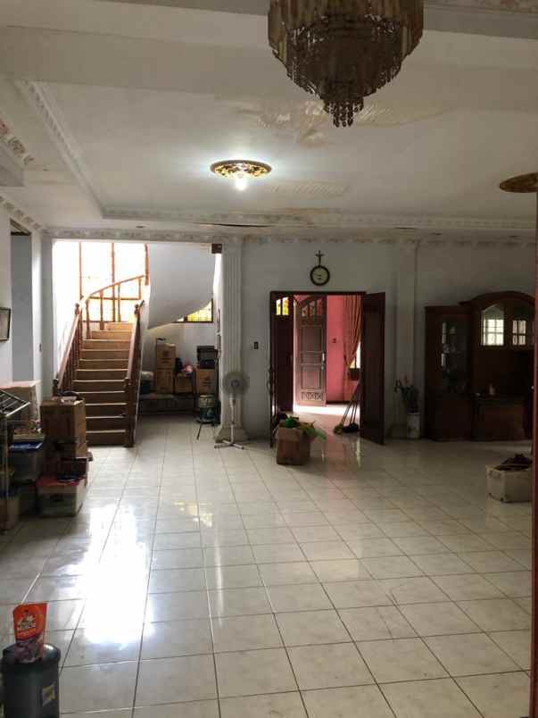 dijual cepat rumah kav polri 3 lantai unit cukup bagus