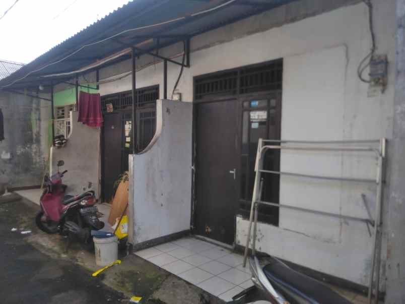 dijual kontrakan 4 pintu full isi semua