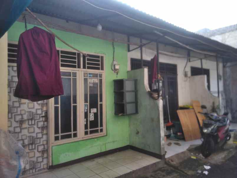 dijual kontrakan 4 pintu full isi semua