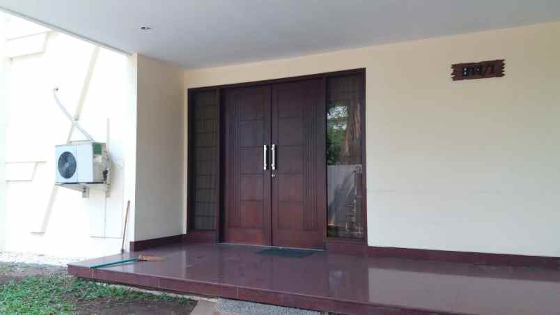 dijual murah rumah mewah rapih asri