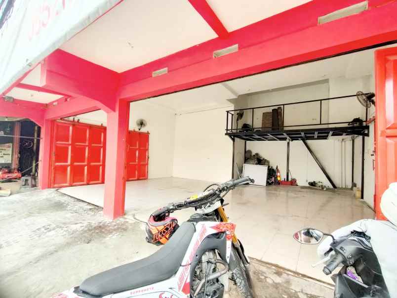 dijual ruko bekas showroom mobil di kalaiabangbtengah