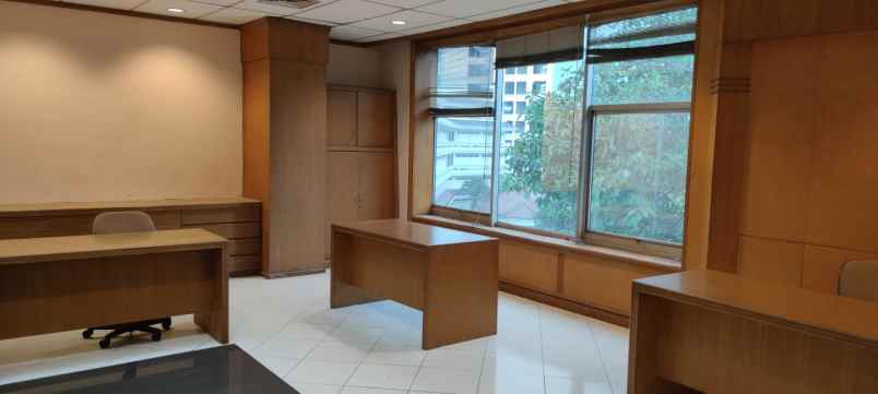 dijual ruko gudang kantor building di jl johar kebon