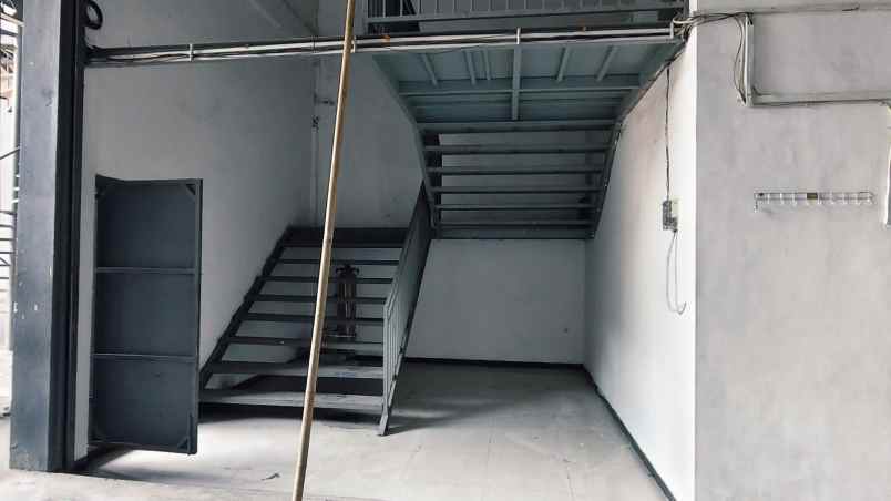 dijual ruko gudang kantor kedinding tengah