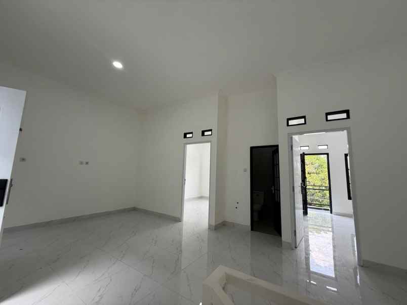 dijual ruko gudang kantor prima harapan regensy