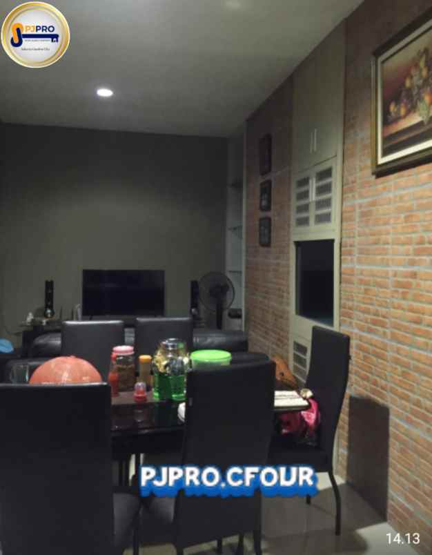 dijual rumah 2 lantai dimenteng atas jaksel