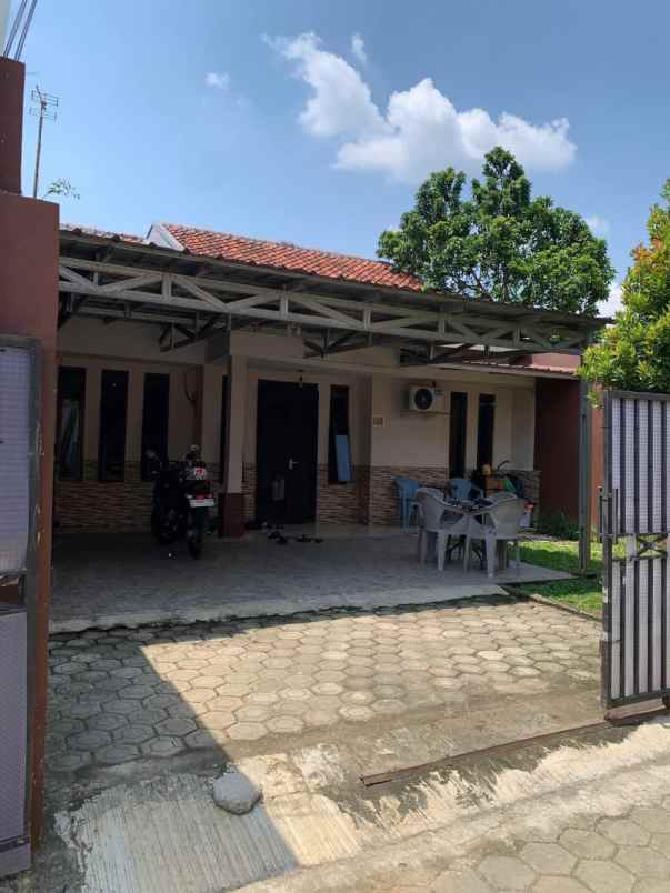 dijual rumah bagus siap huni di cibinong bogor