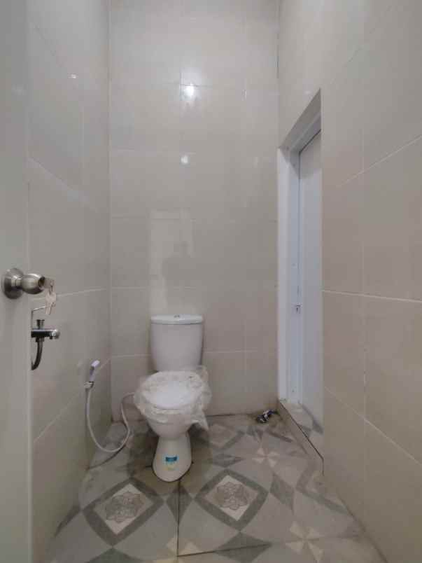 dijual rumah balekambang