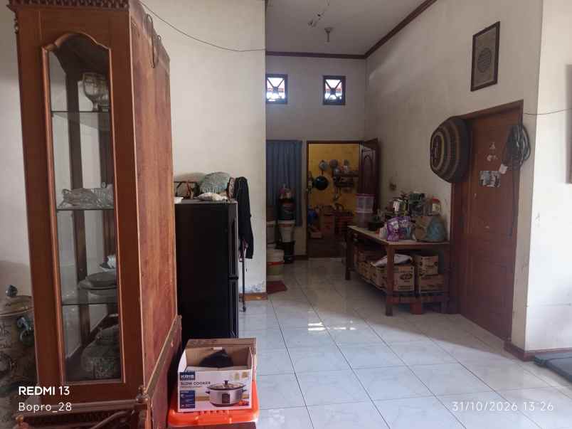 dijual rumah cantik strategis belakang rs ui depok