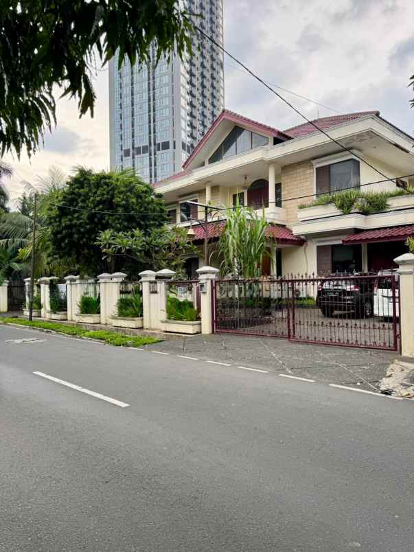 dijual rumah cilandak barat