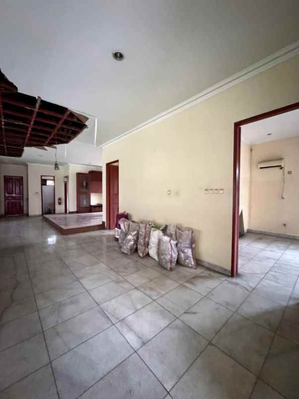 dijual rumah cilandak barat