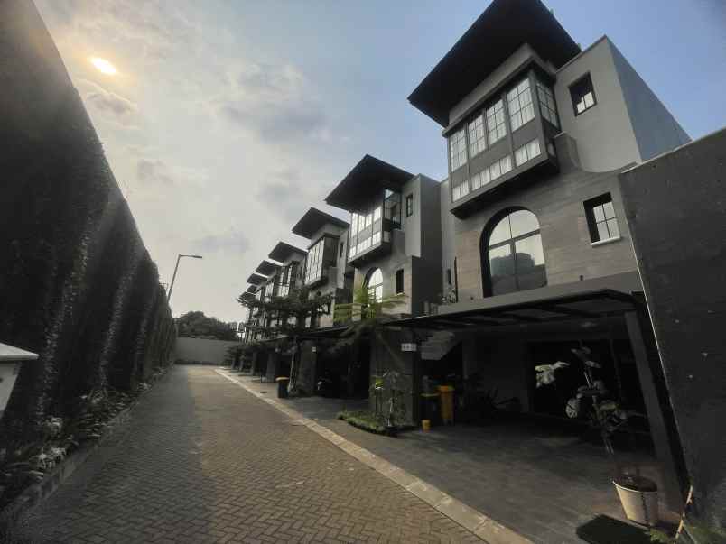 dijual rumah cilandak jeruk purut