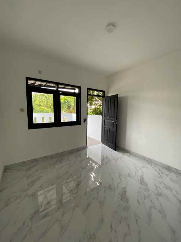 dijual rumah ciledug