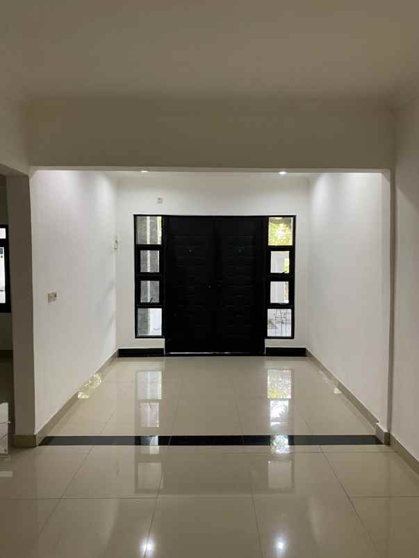 dijual rumah ciledug