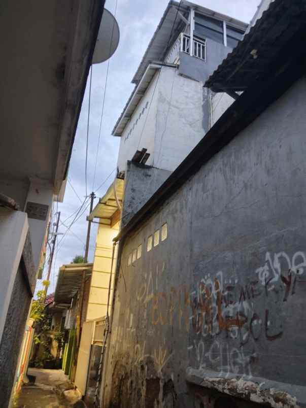 dijual rumah cipinang cempedak