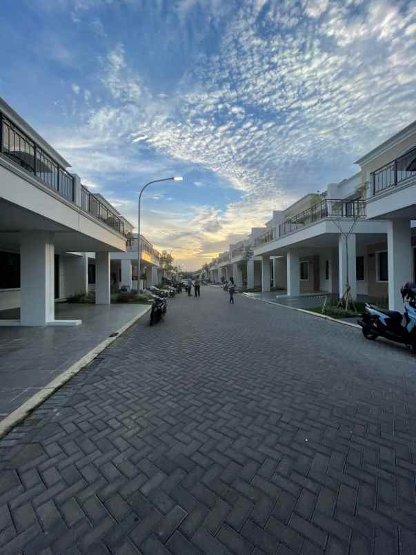 dijual rumah cluster bukit nirmala pik2