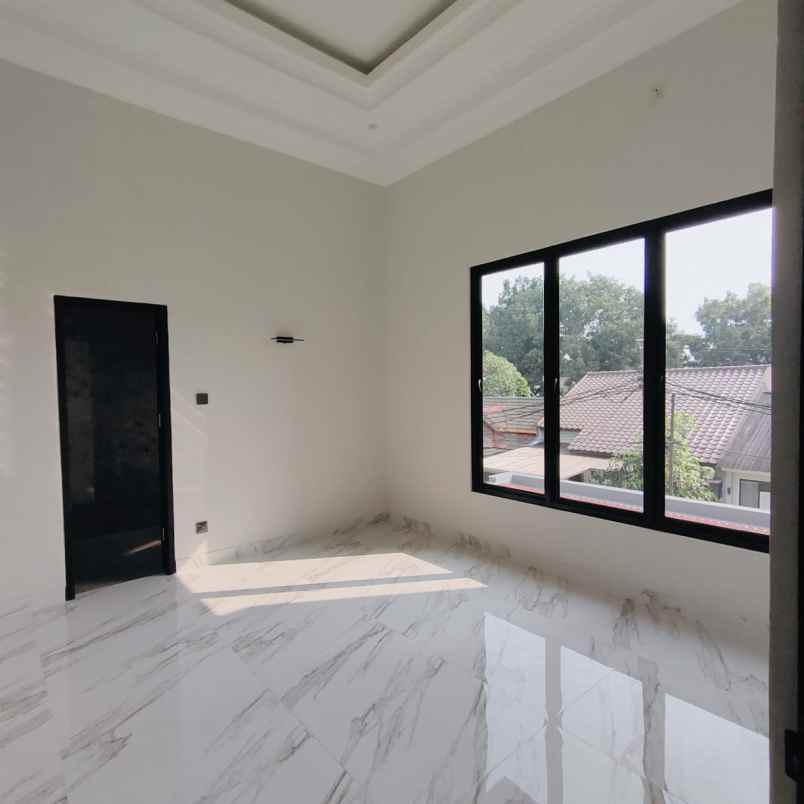 dijual rumah cluster griya loka bsd city