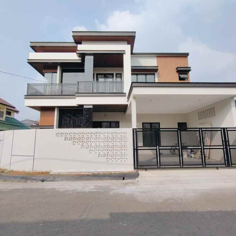 dijual rumah cluster griya loka bsd city