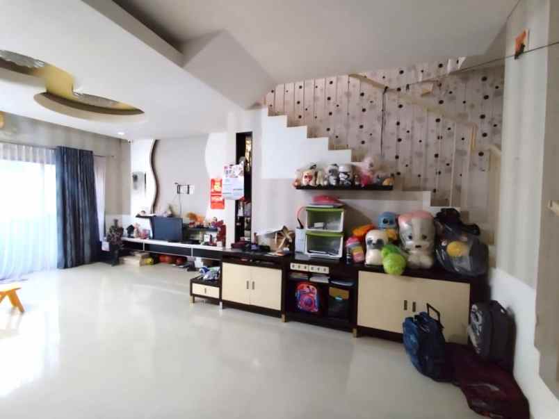 dijual rumah cluster lantana jgc