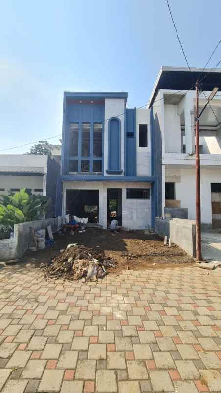 dijual rumah curug mekar