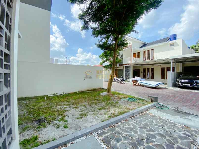 dijual rumah depok sleman