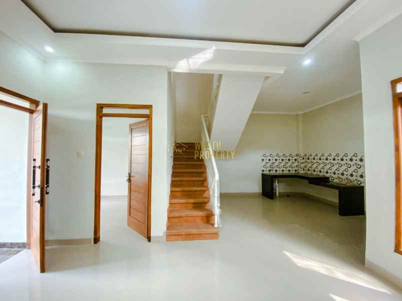 dijual rumah depok sleman