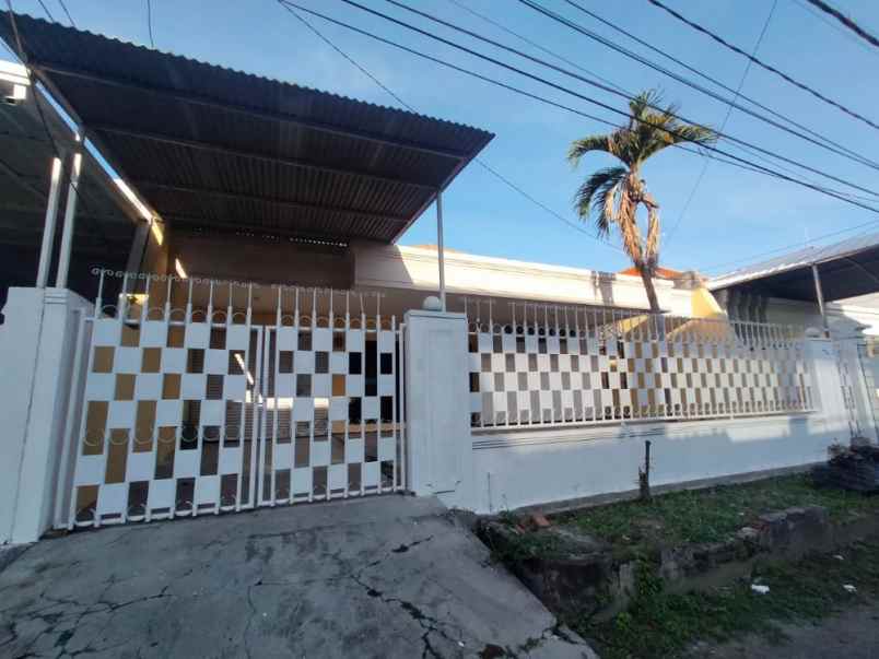 dijual rumah dharmahusada indah