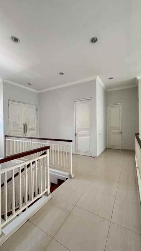 dijual rumah dharmahusada indah timur