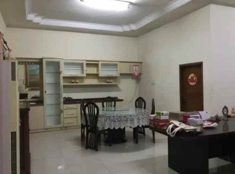 dijual rumah dharmahusada indah utara