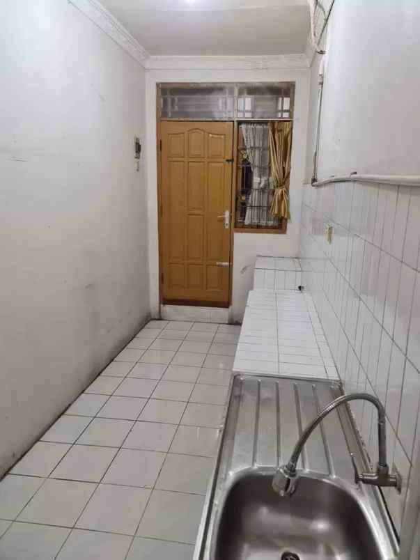 dijual rumah di depok 2 akses jalan raya