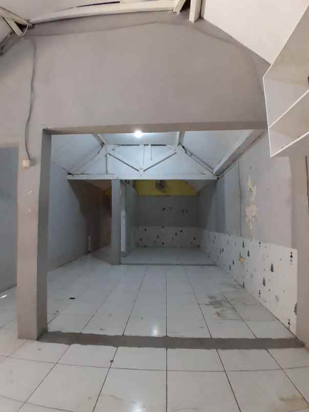 dijual rumah di kalicari palebon semarang