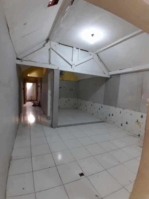 dijual rumah di kalicari palebon semarang