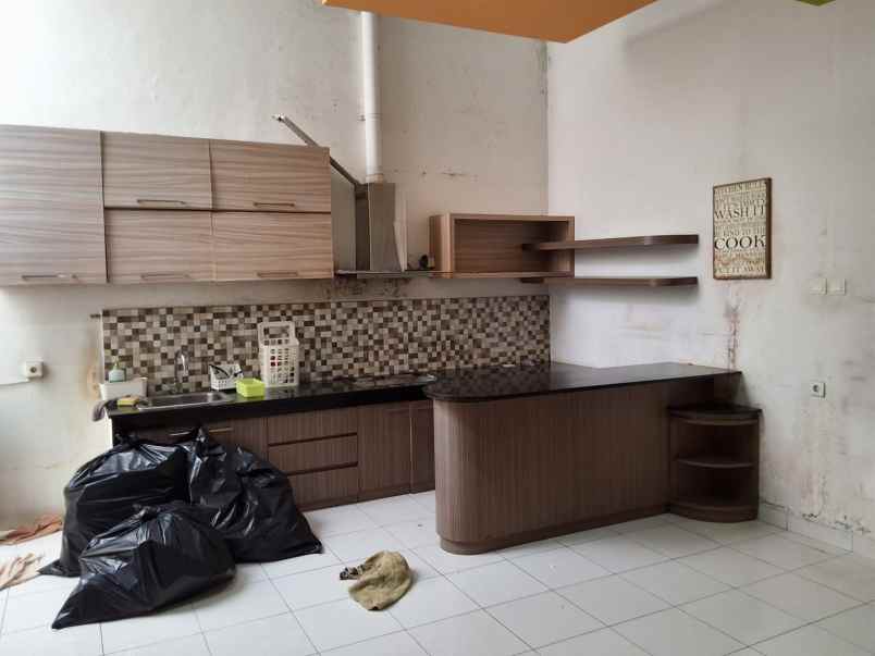 dijual rumah di legenda wisata cibubur