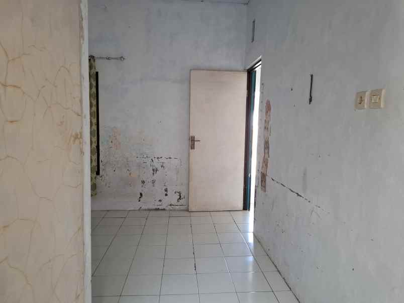 dijual rumah di perumahan puri bunga nirwana jember