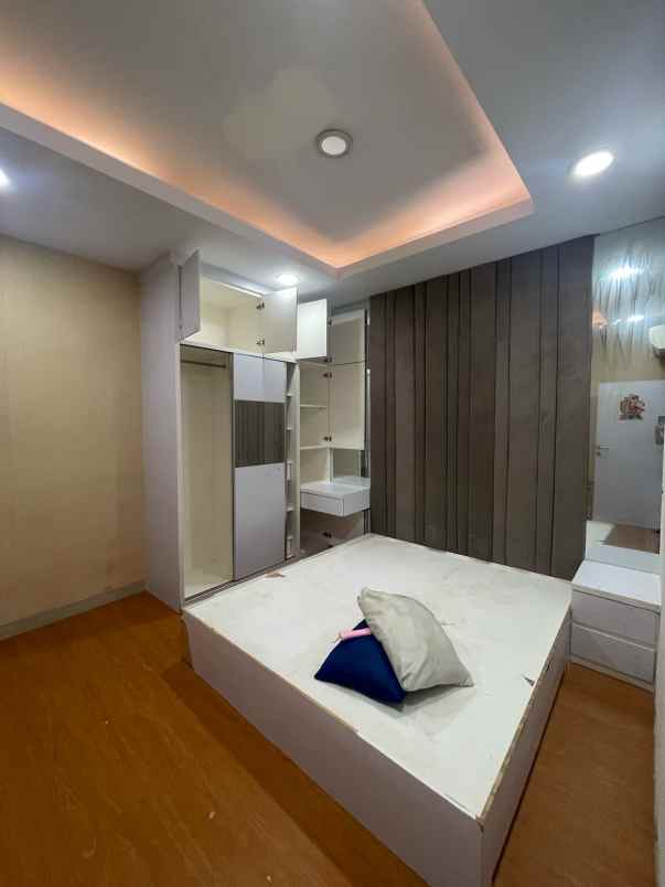dijual rumah di taman surya 5 cengkareng jakarta barat