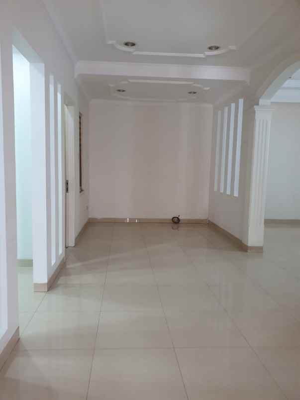 dijual rumah gading kirana