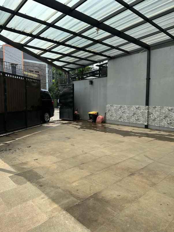 dijual rumah gandaria townhouse kel