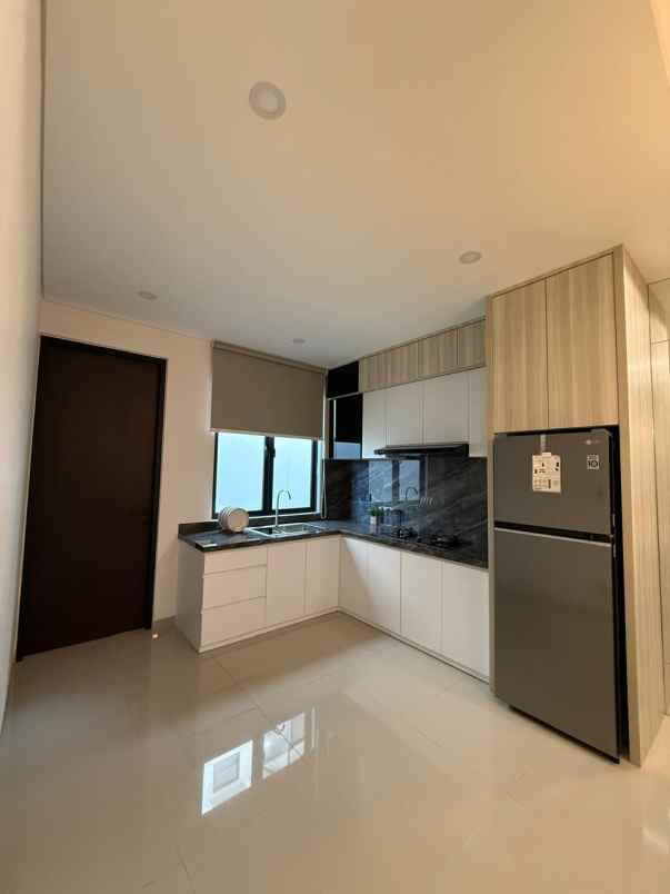 dijual rumah garden avenue
