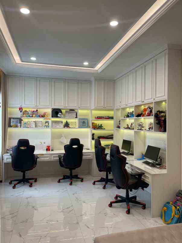 dijual rumah golf island cluster violin