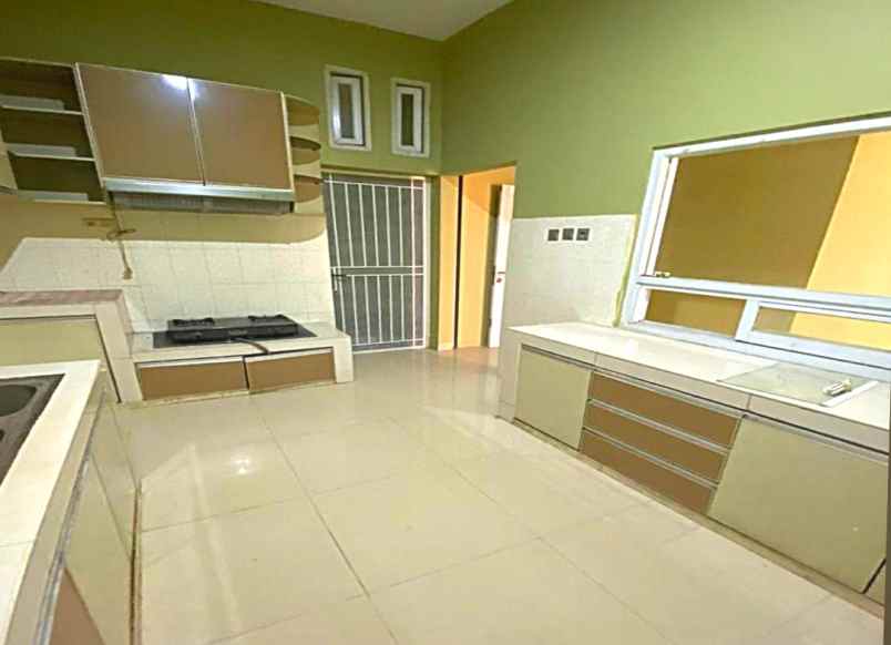 dijual rumah golf lake residence cengkareng