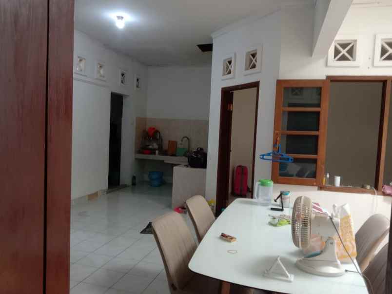 dijual rumah graha taman bunga