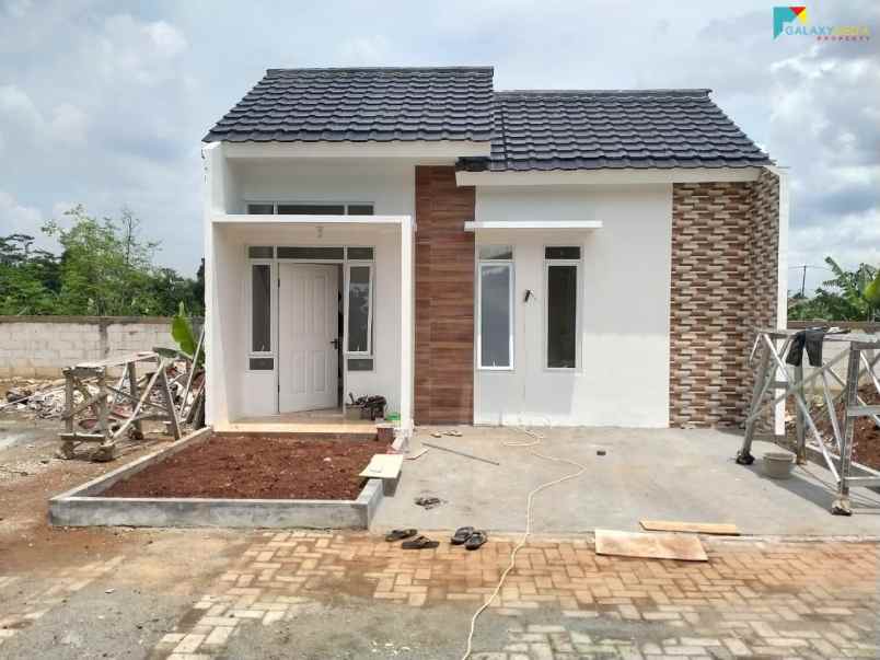 dijual rumah grand wisata