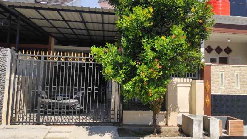 dijual rumah green semanggi mangrove