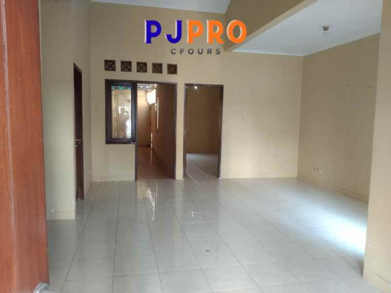 dijual rumah harapan indah 2 cluster aralia