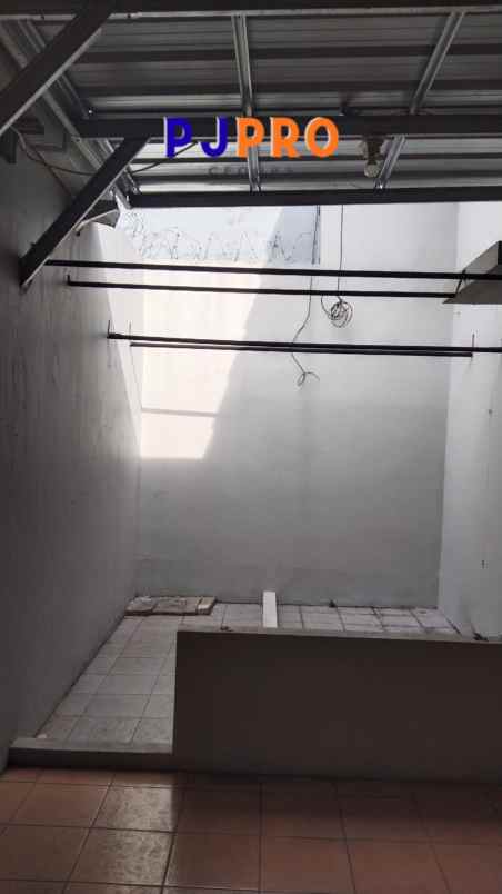 dijual rumah harapan indah 2 cluster aralia