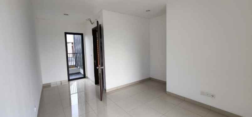 dijual rumah jakarta garden city