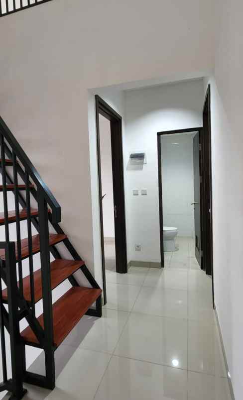 dijual rumah jakarta garden city